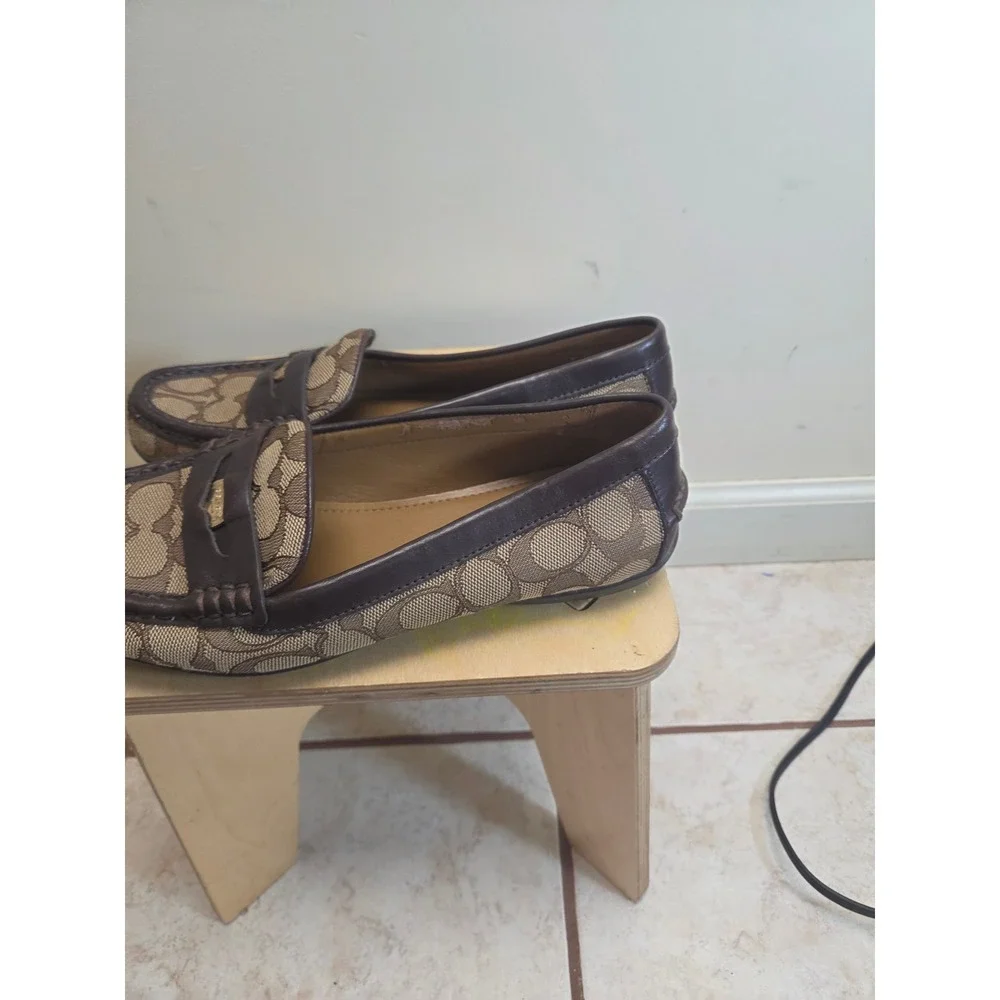 Coach Signature Penny Loafers Khaki Brown Monogram Leather Trim Flats 7.5 Narrow